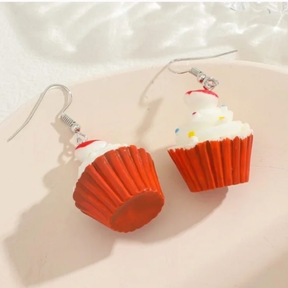 ❤️ FREE Cupcake Cake Boho Peasant Hipster Hippie Pop Art Deco Farm Hip Earrings - Picture 2 of 3